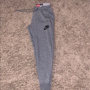 grey nike joggers